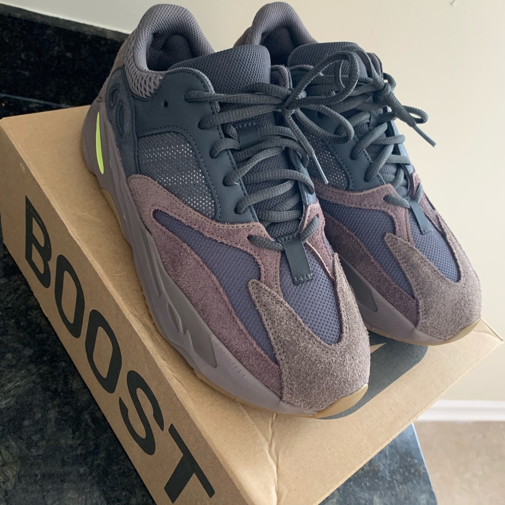 Yeezy boost 700 “Muave”